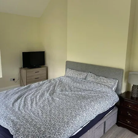 Corrandulla 2 Storey Home-3 Bedrooms *