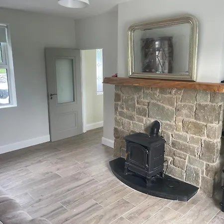 Corrandulla 2 Storey Home-3 Bedrooms Casa vacanze