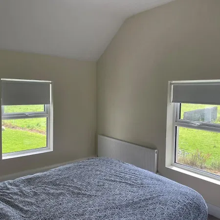 Corrandulla 2 Storey Home-3 Bedrooms Hébergement de vacances *