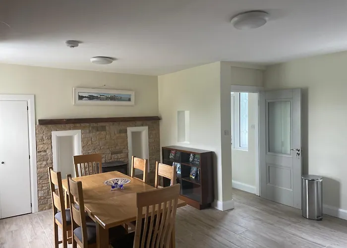 度假居 Corrandulla 2 Storey Home-3 Bedrooms 戈尔韦