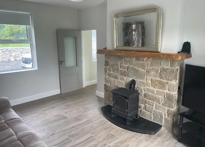 度假居 Corrandulla 2 Storey Home-3 Bedrooms 戈尔韦